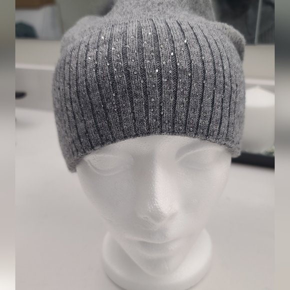 Grey slouchy knit crystal beanie with faux fur pompom - Picture 4 of 10